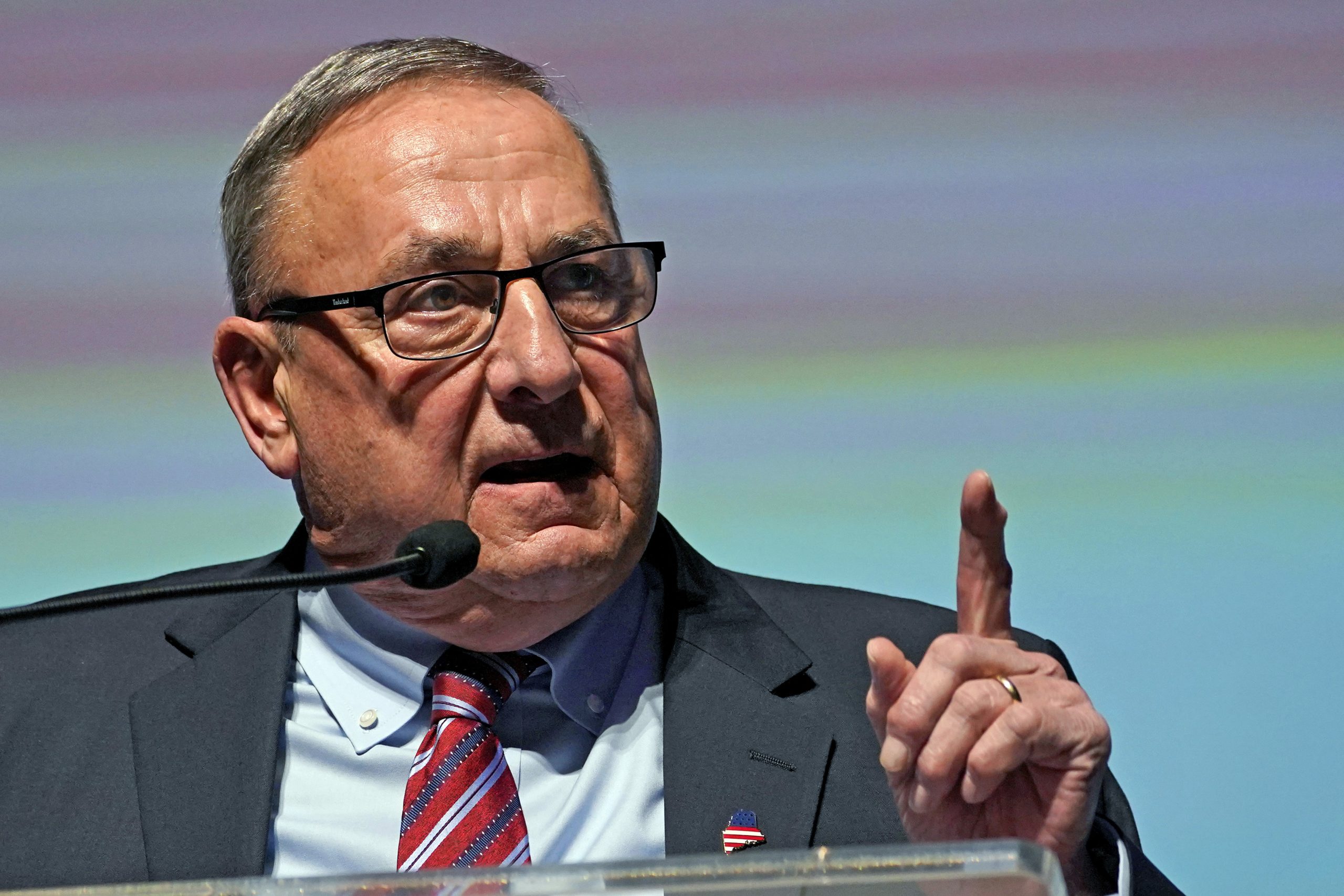 CANDIDATO REPUBLICANO DENUNCIA QUE ICE BUSCA DEPORTAR A UN FAMILIAR CON PERMISO DE TRABAJO