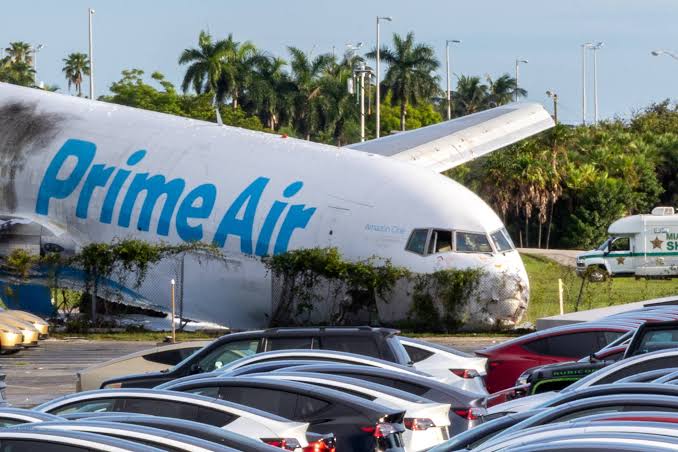 NUEVOS DETALLES DEL TRÁGICO ACCIDENTE AÉREO EN MIAMI: LAS CINCO PERSONAS QUE PERDIERON LA VIDA ESTABAN EN DOS VEHÍCULOS IMPACTADOS POR EL AVIÓN NUEVOS DETALLES DEL TRÁGICO ACCIDENTE AÉREO EN MIAMI: LAS CINCO PERSONAS QUE PERDIERON LA VIDA ESTABAN EN DOS VEHÍCULOS IMPACTADOS POR EL AVIÓN