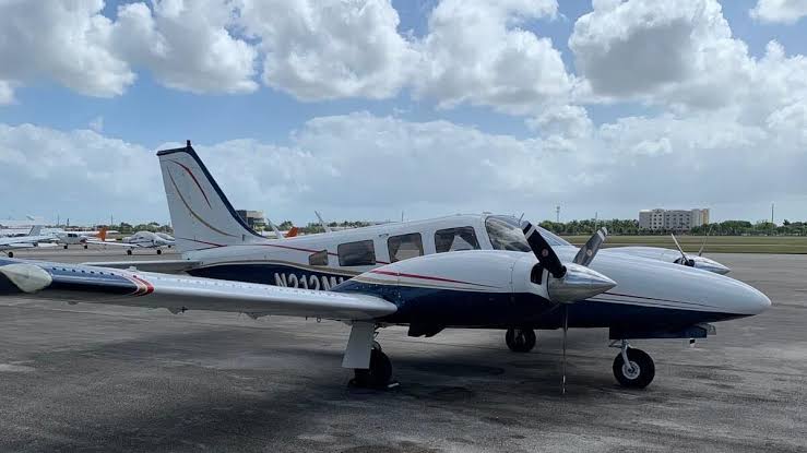 INTENSA BÚSQUEDA: CUATRO MIEMBROS DE UNA FAMILIA DE FLORIDA DESAPARECEN EN UNA AVIONETA CUANDO REGRESABAN DE BAHAMAS A MIAMI