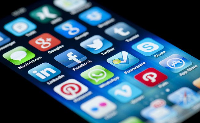NUEVA LEY EN FLORIDA CASTIGARÁ LA ACTIVIDAD DE PANDILLAS EN REDES SOCIALES