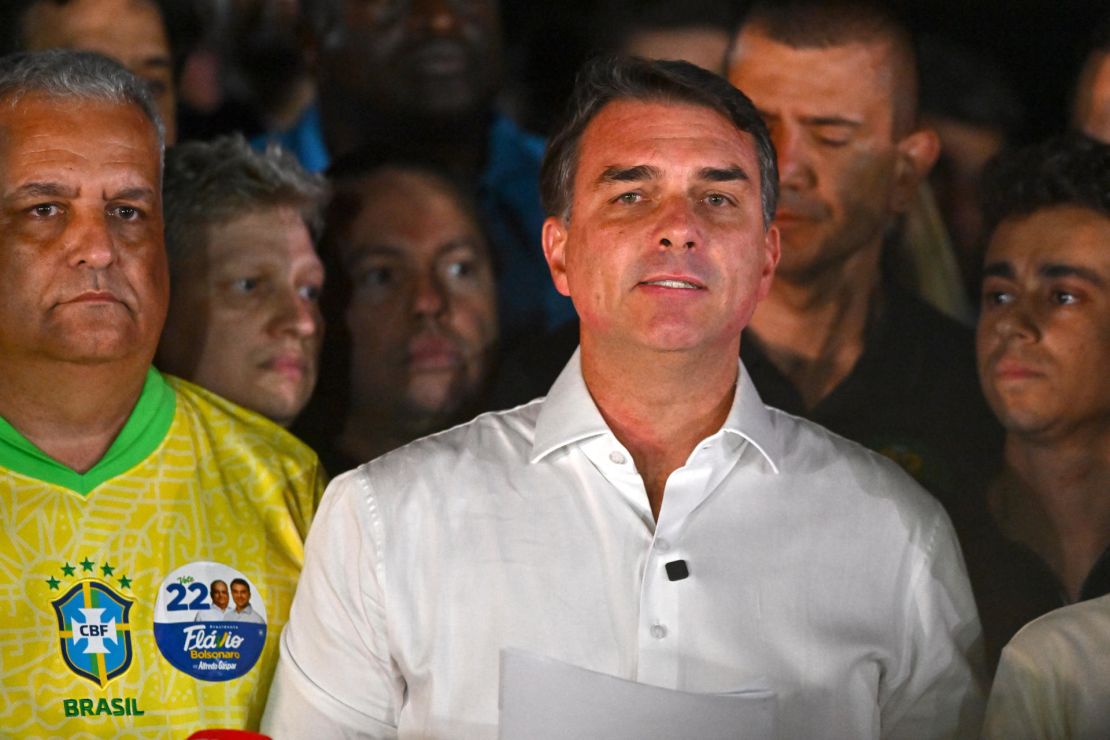 FLÁVIO BOLSONARO LLEGA A FLORIDA TRAS HUIR DE LA JUSTICIA DE BRASIL