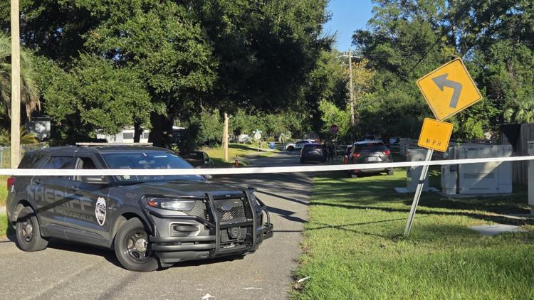 Homicide investigation underway after man found shot inside Arlington home Homicide investigation underway after man found shot inside Arlington home