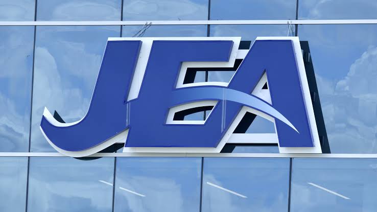 RESIDENTES EXIGEN BAJAR TARIFAS DE JEA Y CONCEJO EVALÚA MILLONARIA AYUDA RESIDENTES EXIGEN BAJAR TARIFAS DE JEA Y CONCEJO EVALÚA MILLONARIA AYUDA