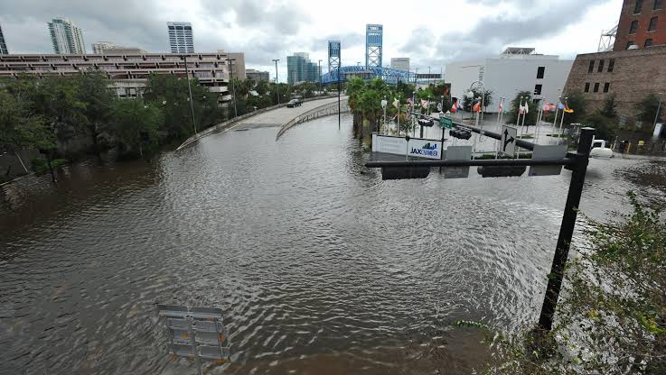 LA ALERTA POR INUNDACIONES COSTERAS Y FUERTES VIENTOS EN LA REGIÓN SE MANTIENEN HASTA EL JUEVES